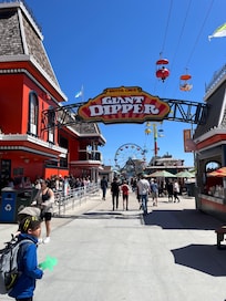 Santa Cruz boardwalk, extremely close to hotel.