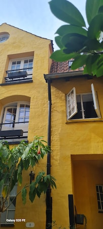 Fachada del hotel