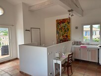 Good kitchen with large dining table