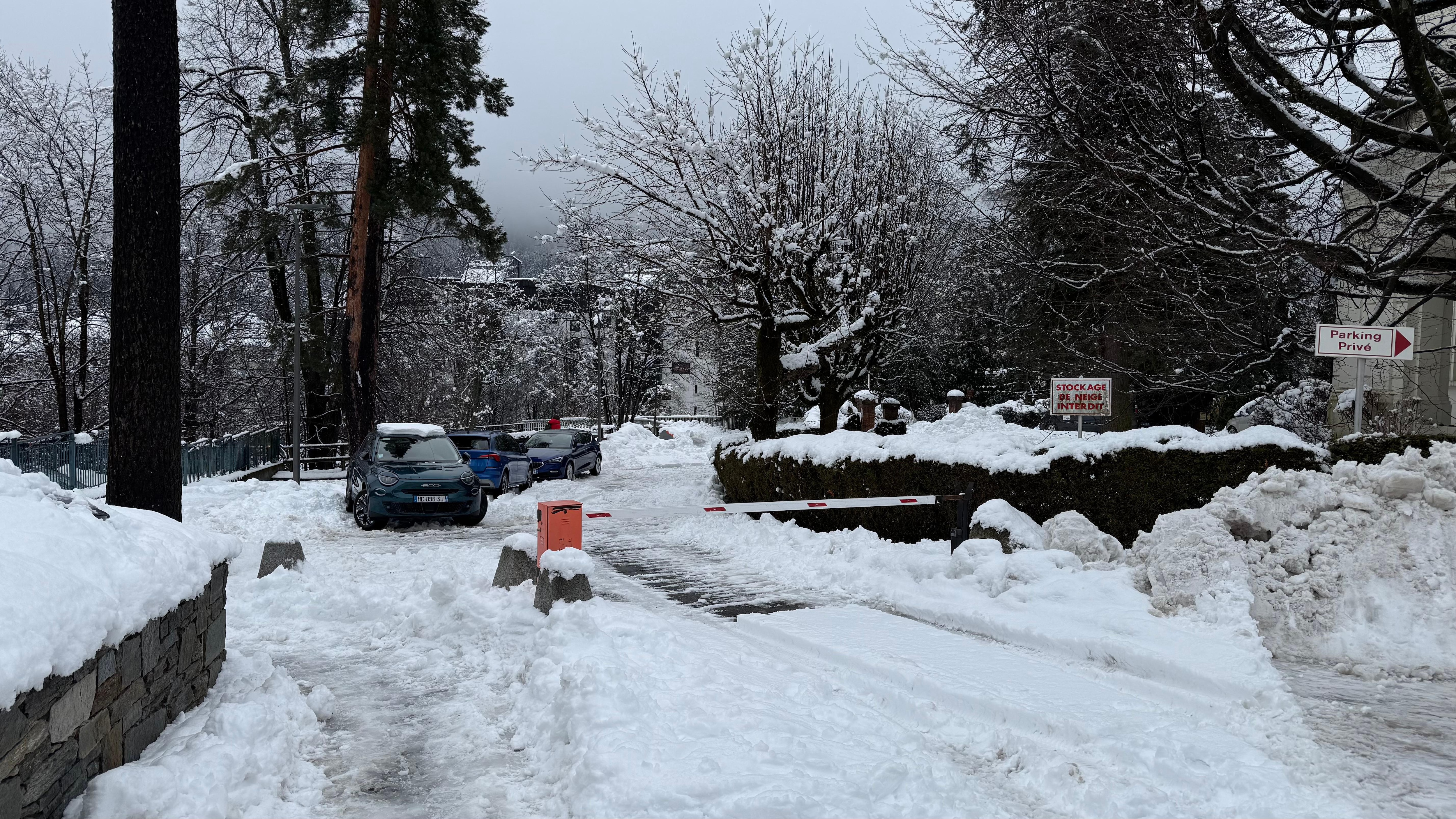 Gate only operates on slow approach, no clicker, needs a running start up hill