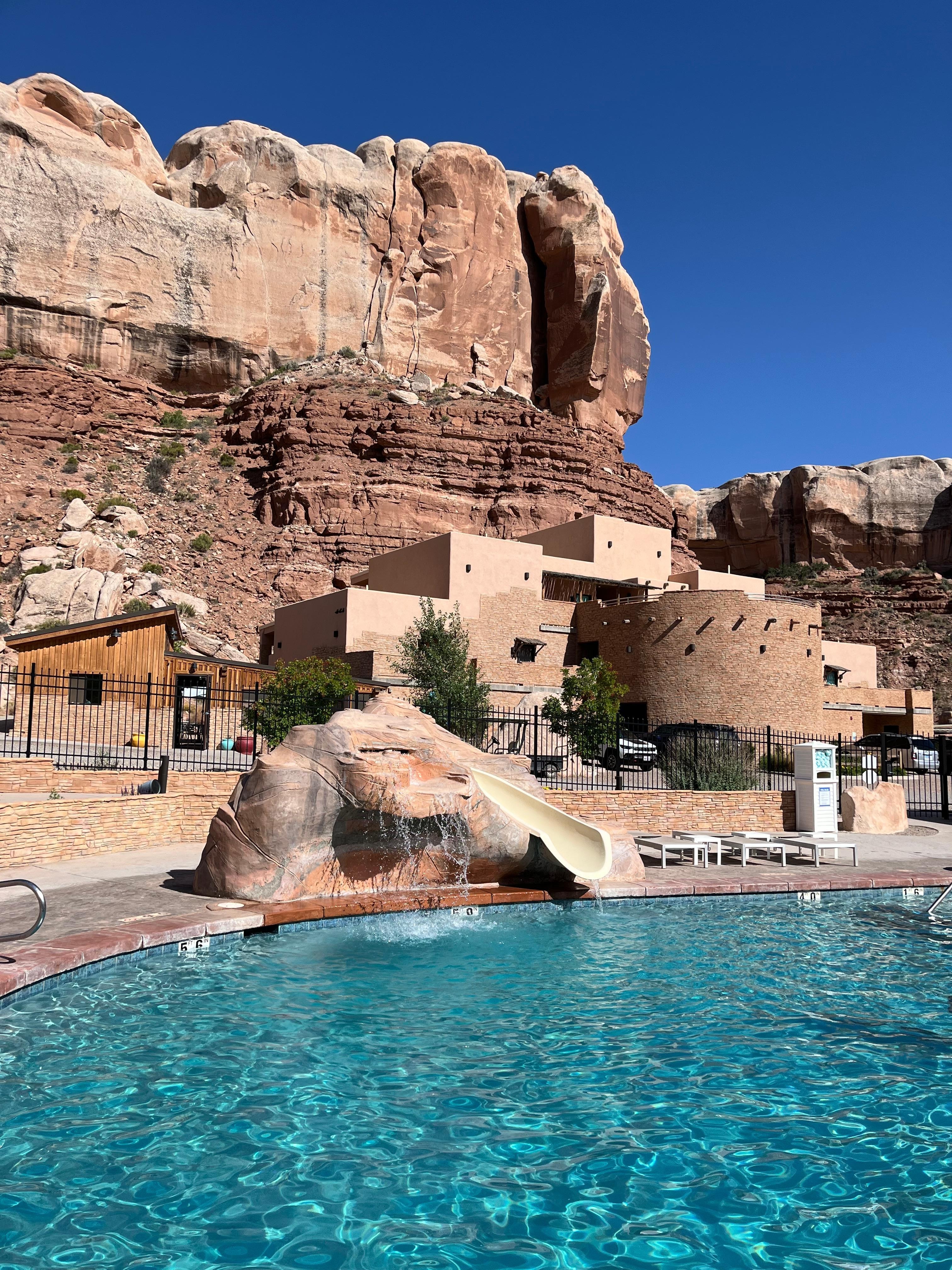 nice cold pool and a hot tub
