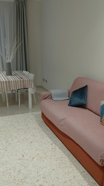 Living/dining area