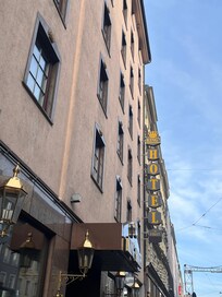 駅から真っ直ぐなのでアクセスが非常に良いです。