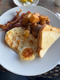 Hearty Breakfast buffet or a la carte
