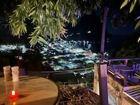 Tree house dining