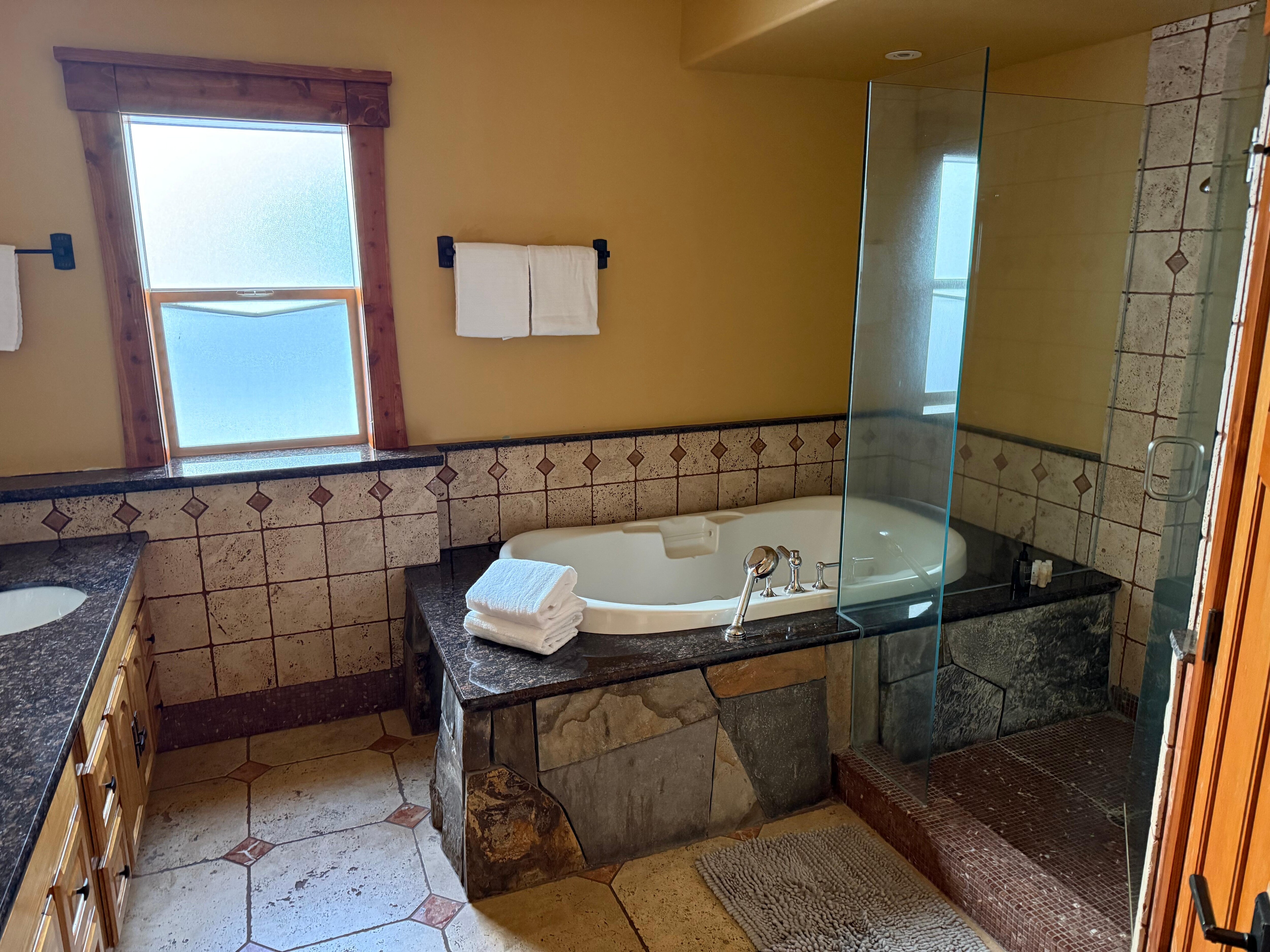 Downstairs en-suite bathroom