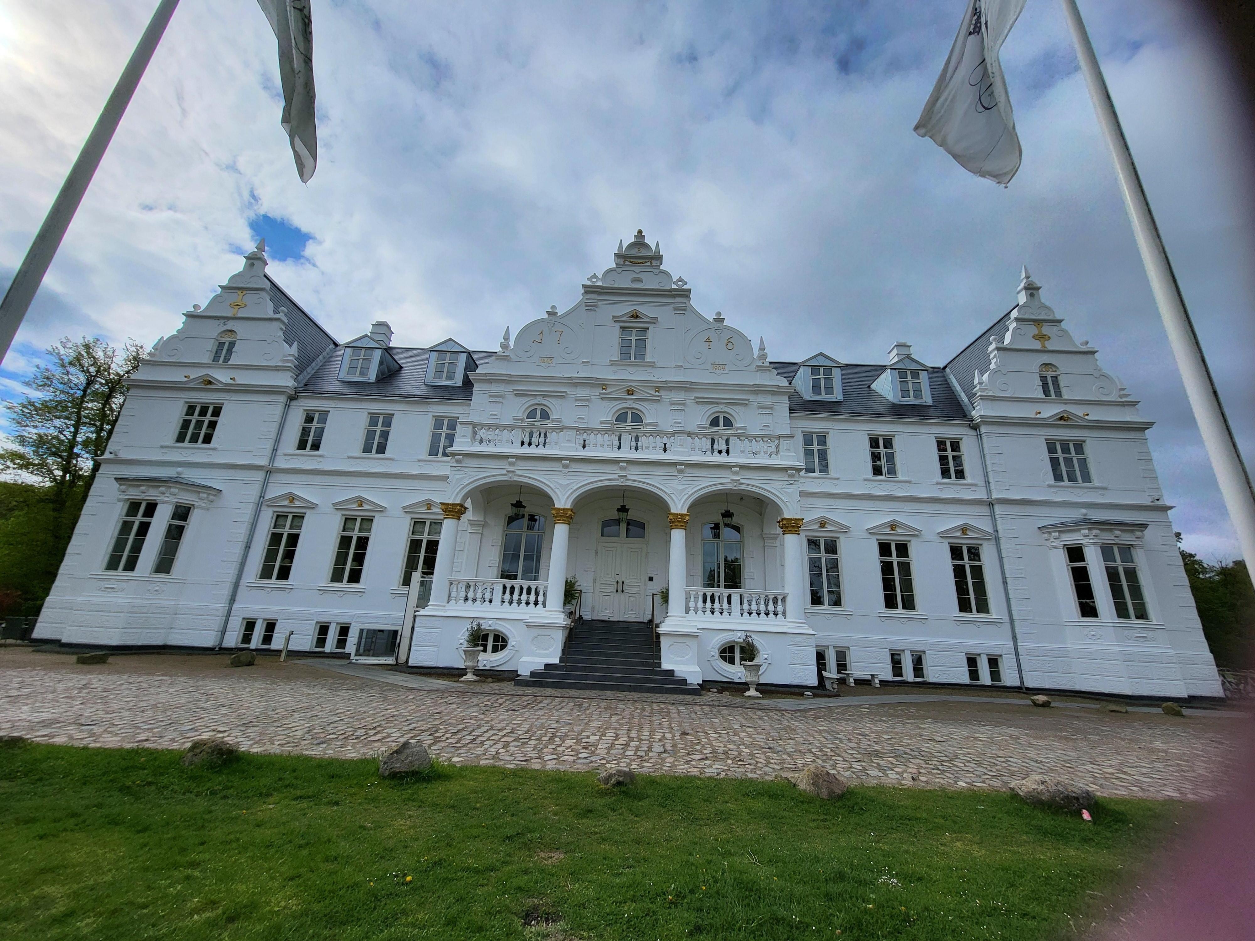 Front of hotel 