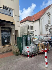 Eingang mit Müll zugestellt