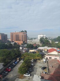 Vista de la ciudad desde mi habitación en el octavo piso.
