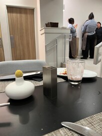 Sat & Sun staff talking with each other, no one really working