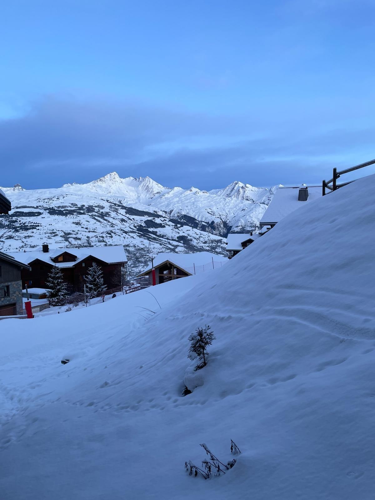 Vue de l'entrée de l'appartement 
