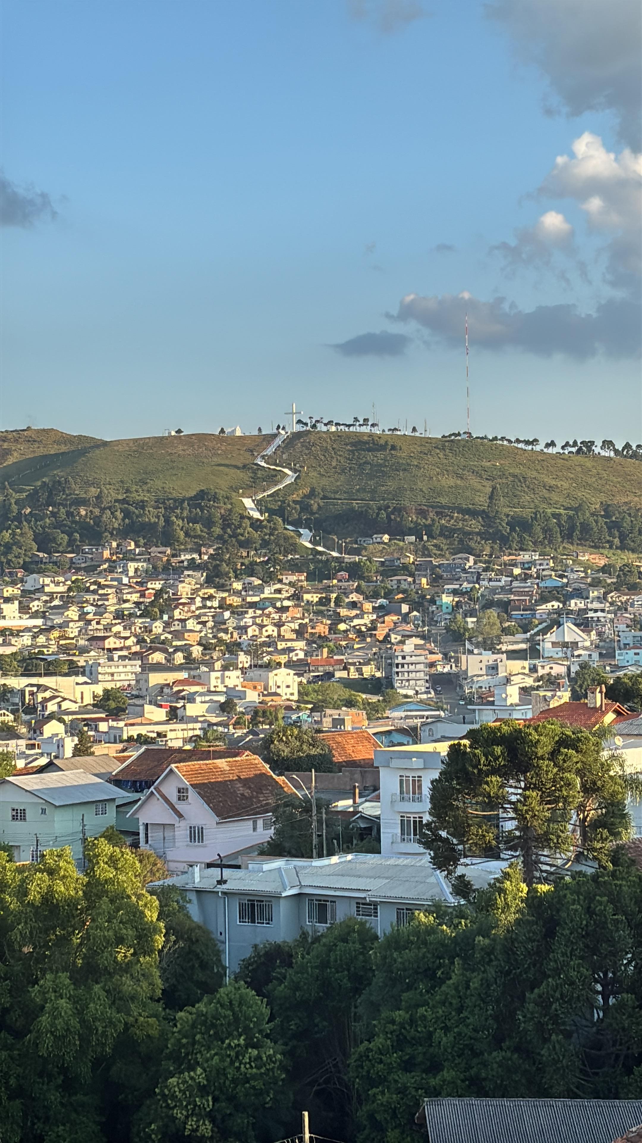 Chegamos cansados de uma longa viagem, quando abrimos a cortina nos deparamos c este santuário. Foi gratificante.