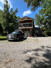 Front porch for unloading and loading belongings is perfect - especially if it’s raining.