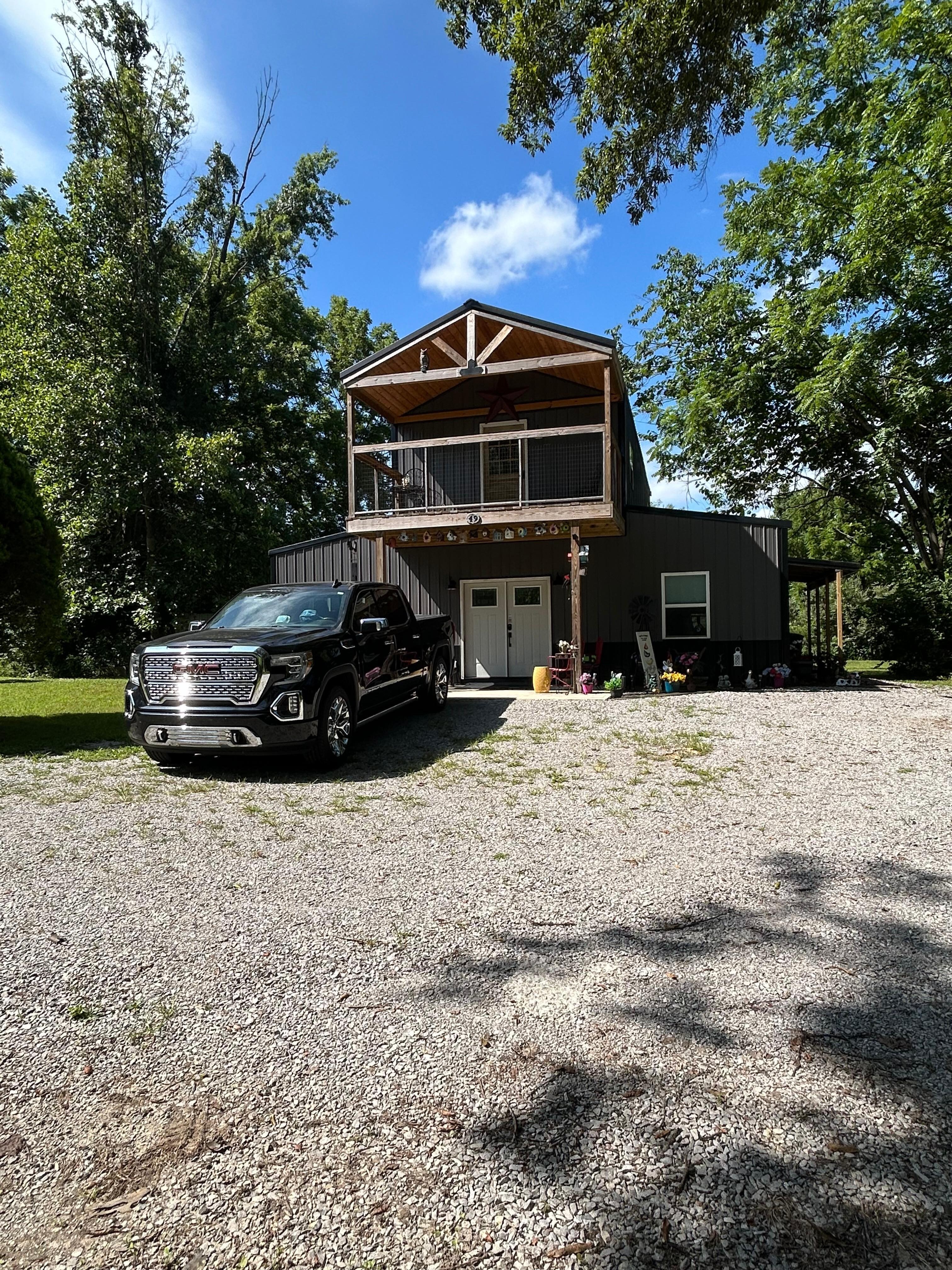 Front porch for unloading and loading belongings is perfect - especially if it’s raining. 