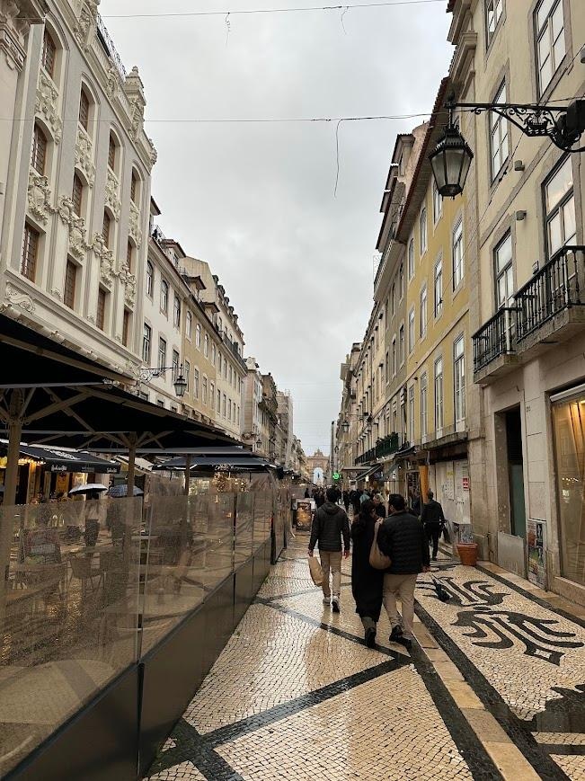 Nearby Baixa streets