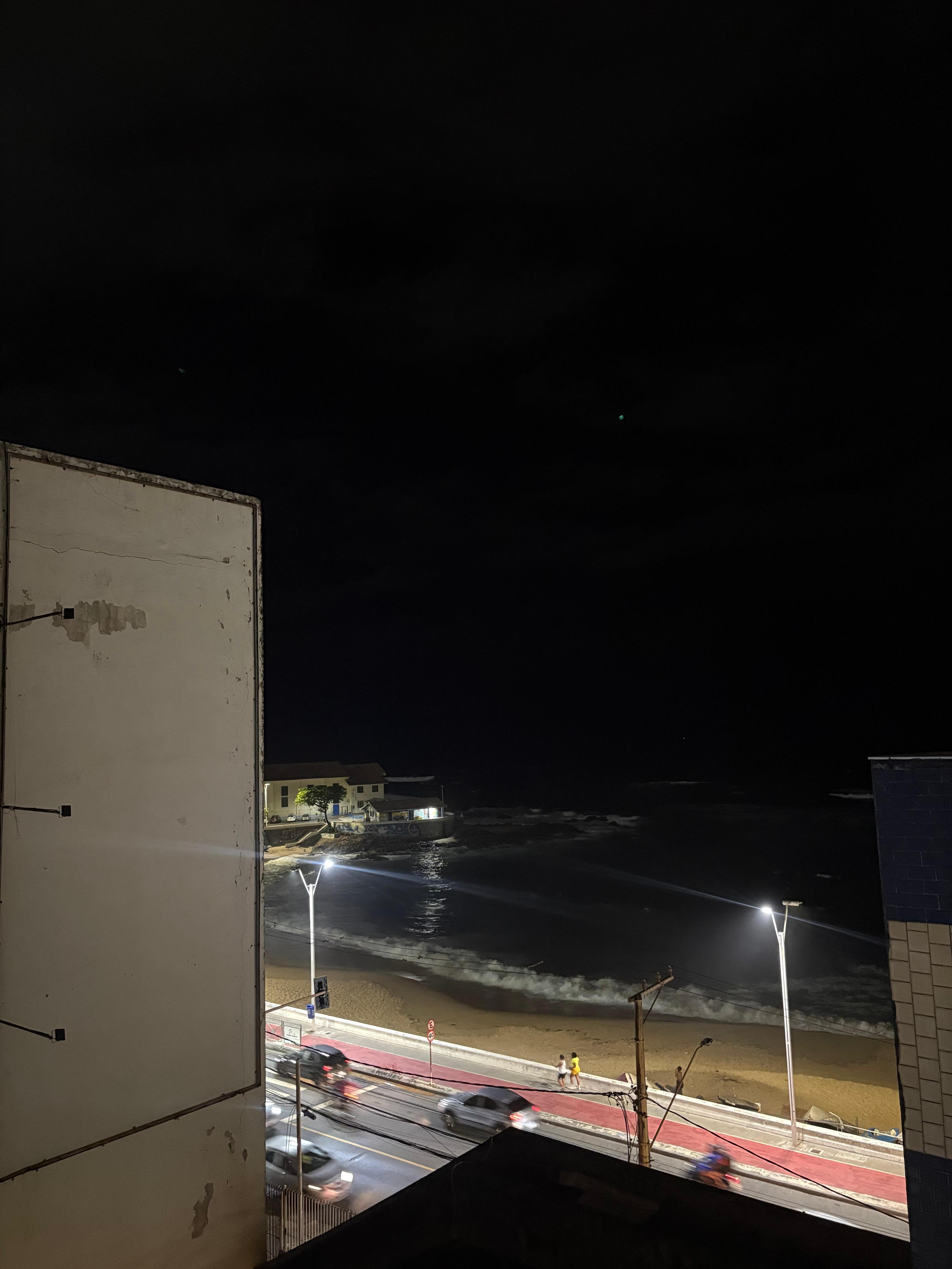 Vista lateral do hotel 