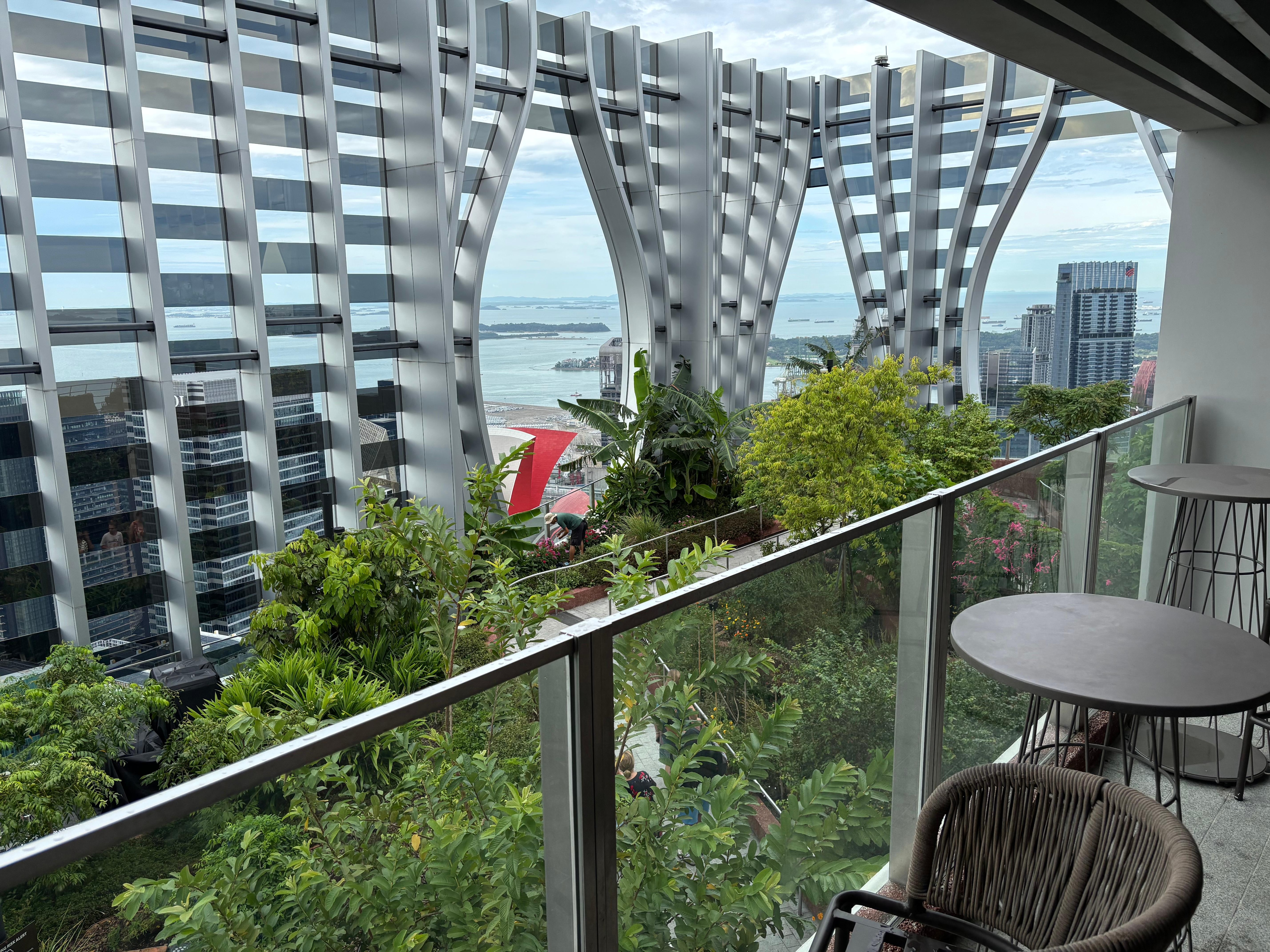 De tuinen op de 51/52e etage.