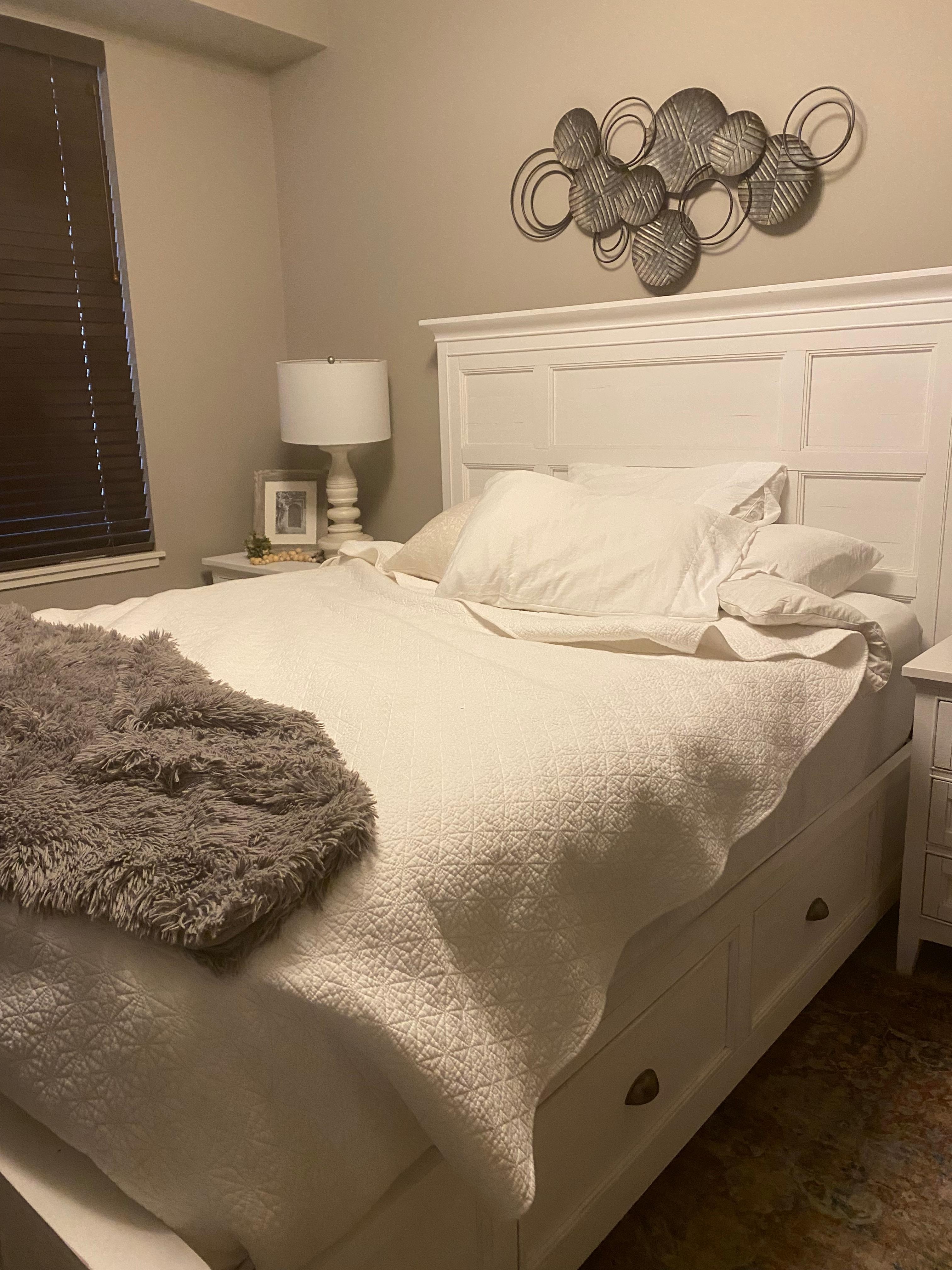 Bed had not been changed from previous guest