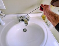 Pull rod for bathroom sink, not connected