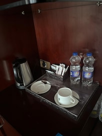 Kettle and ET tea