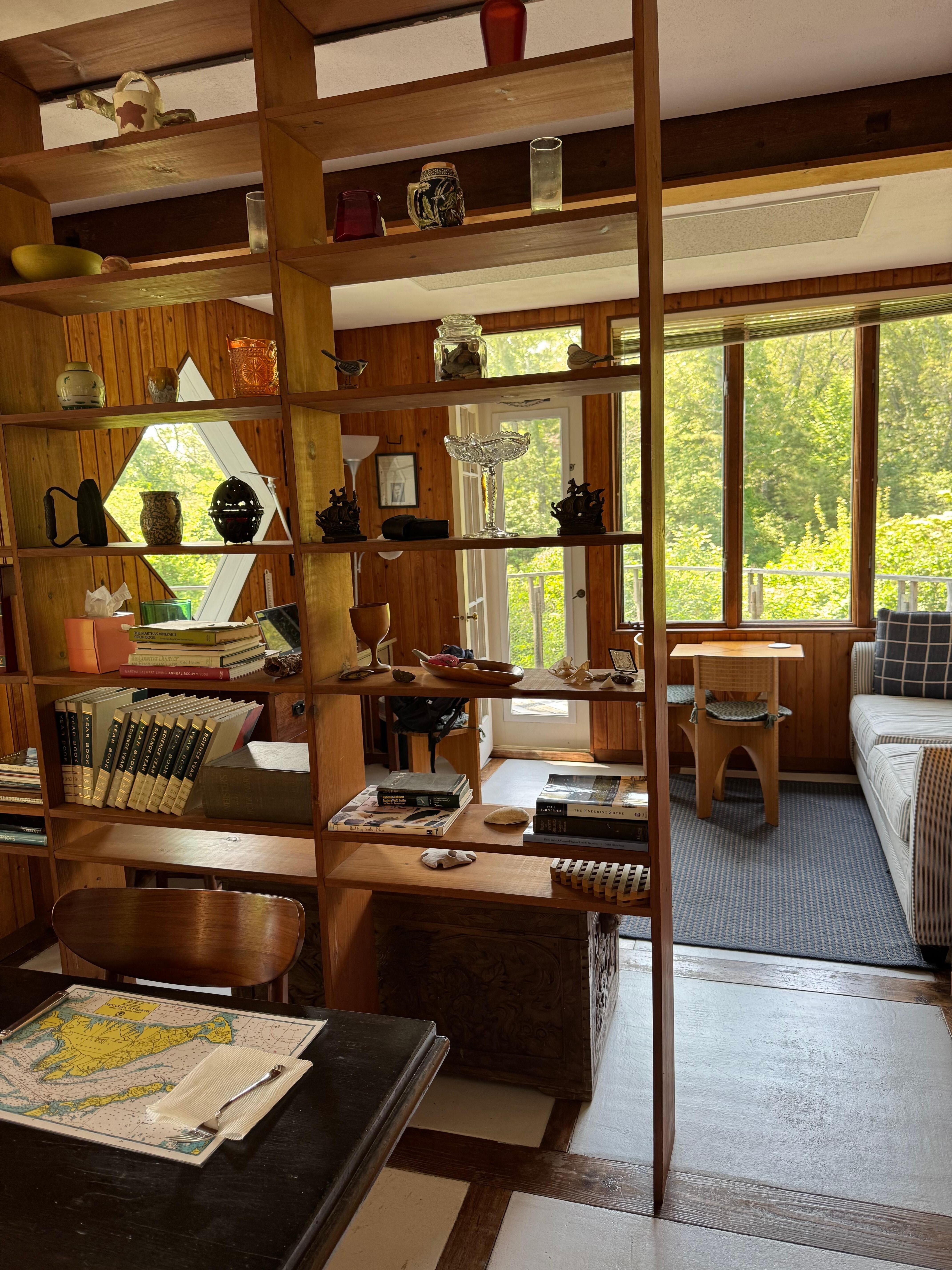 Such interesting architectural features inside the house. 