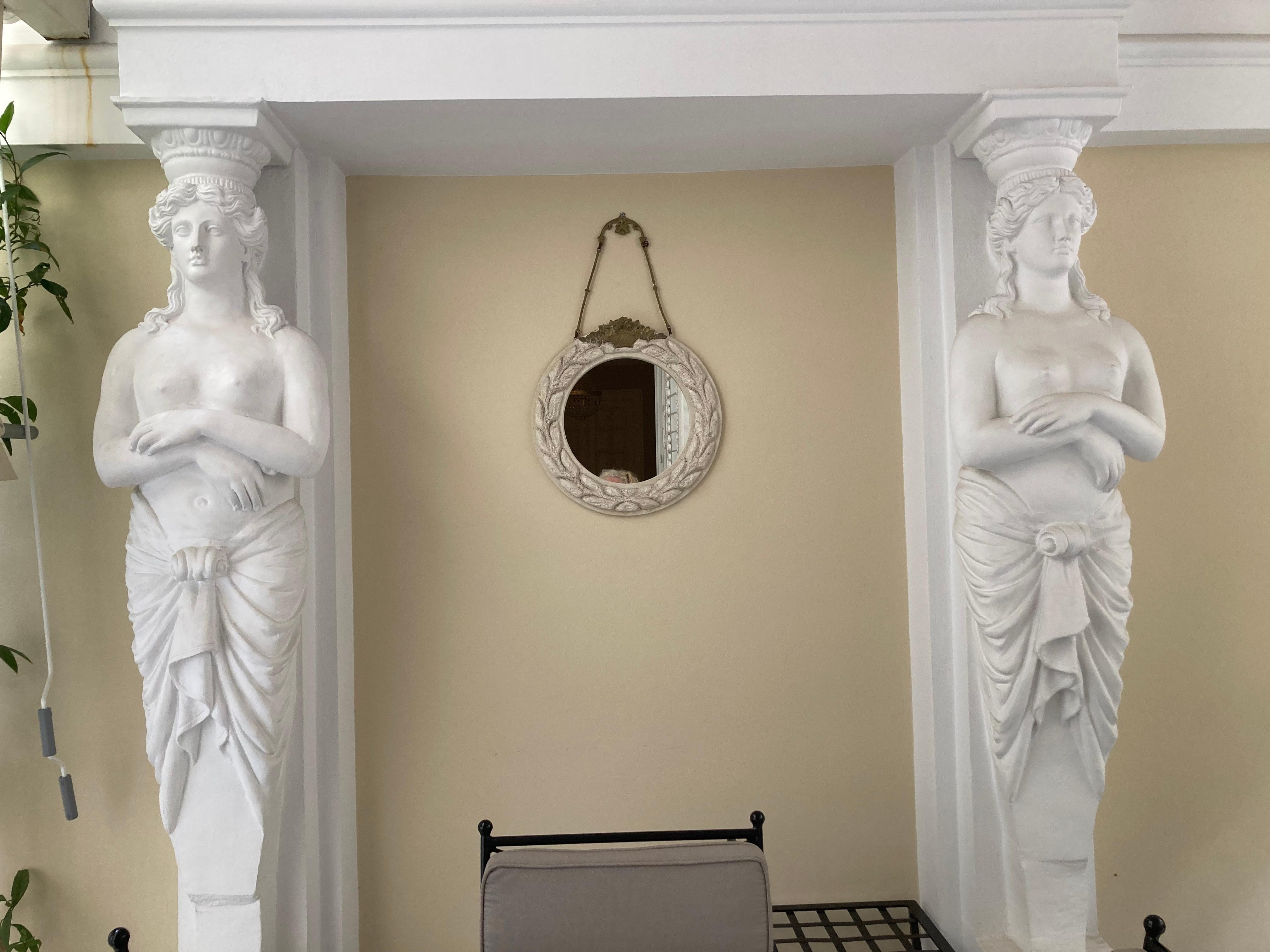 Statues in the breakfast area