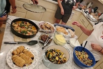 Well-stocked and very organized kitchen, nice appliances, perfect for cooking!!