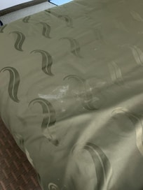 Stains or other on the comforter