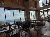 Breakfast room with great sea view.