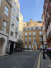 End of street with walkway to Green Park