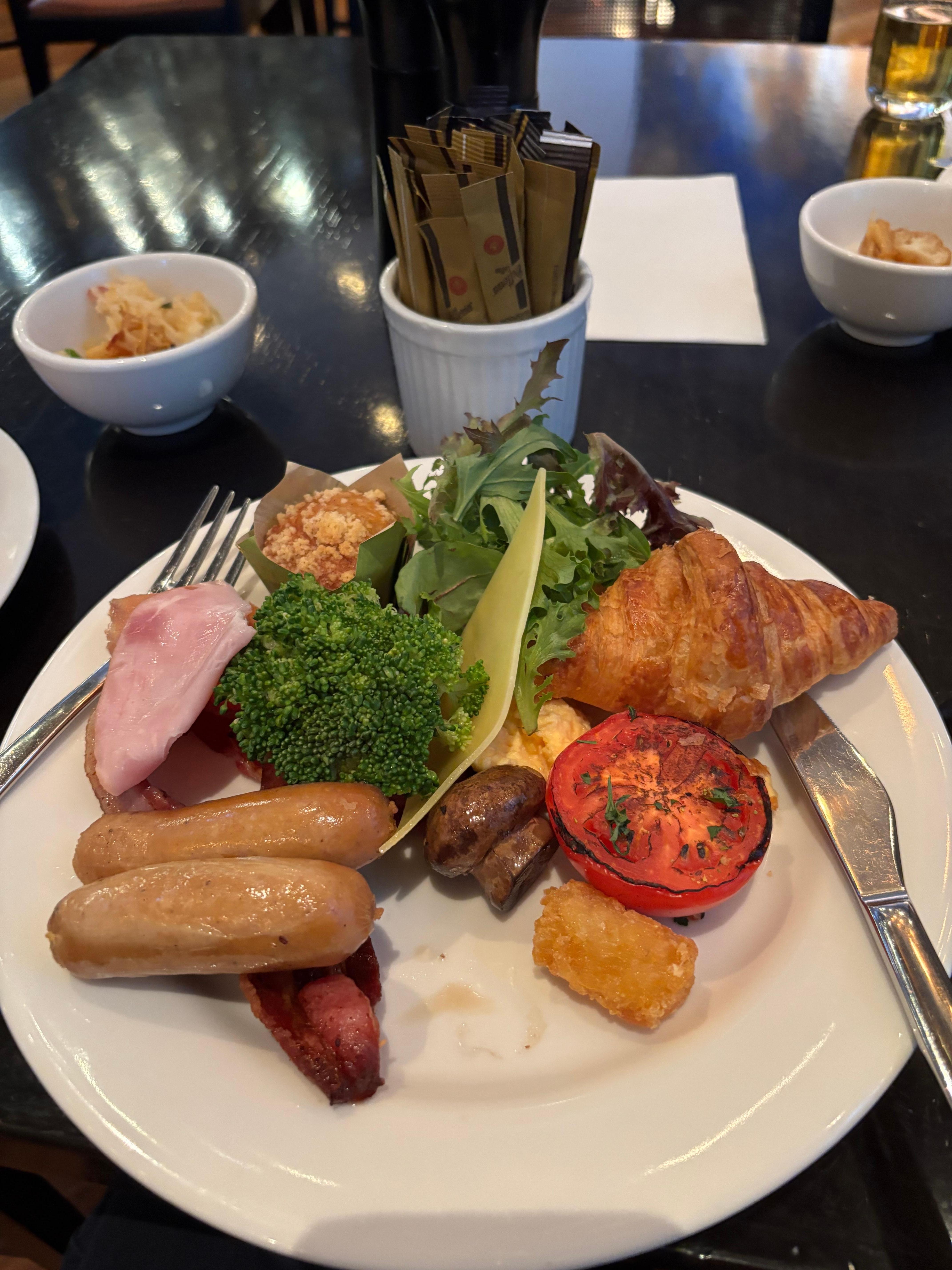 朝一　出来立ての朝食ビュッフェ