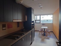 利用しませんでしたが各フロアーに共同キッチンがあり、電子レンジもあります