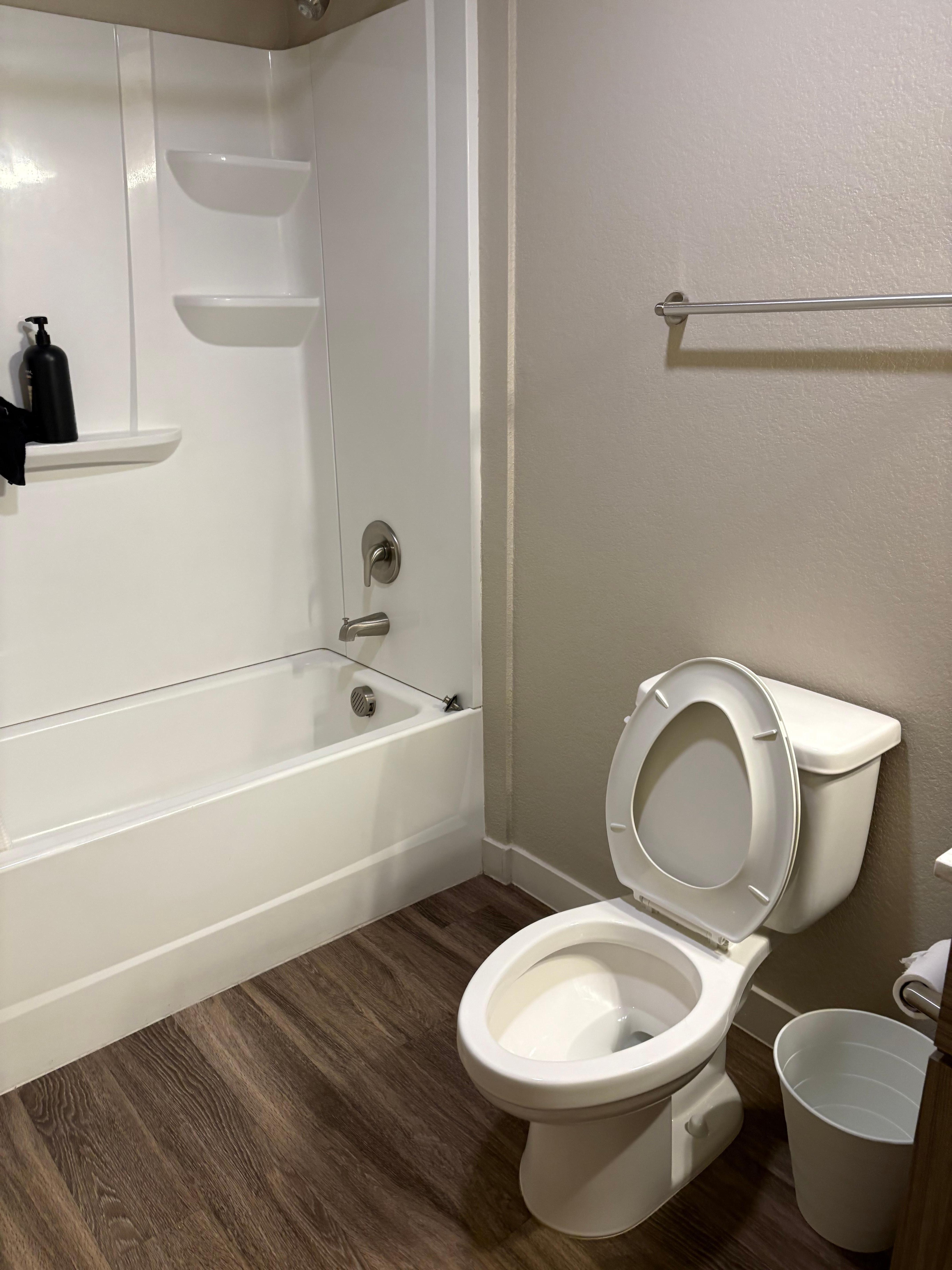 No towels and dirty bathroom