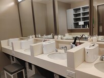 A secured women's area was comfortable. The nice and roomy vanity was my favorite, which includes a ceramic flat iron, too. A******