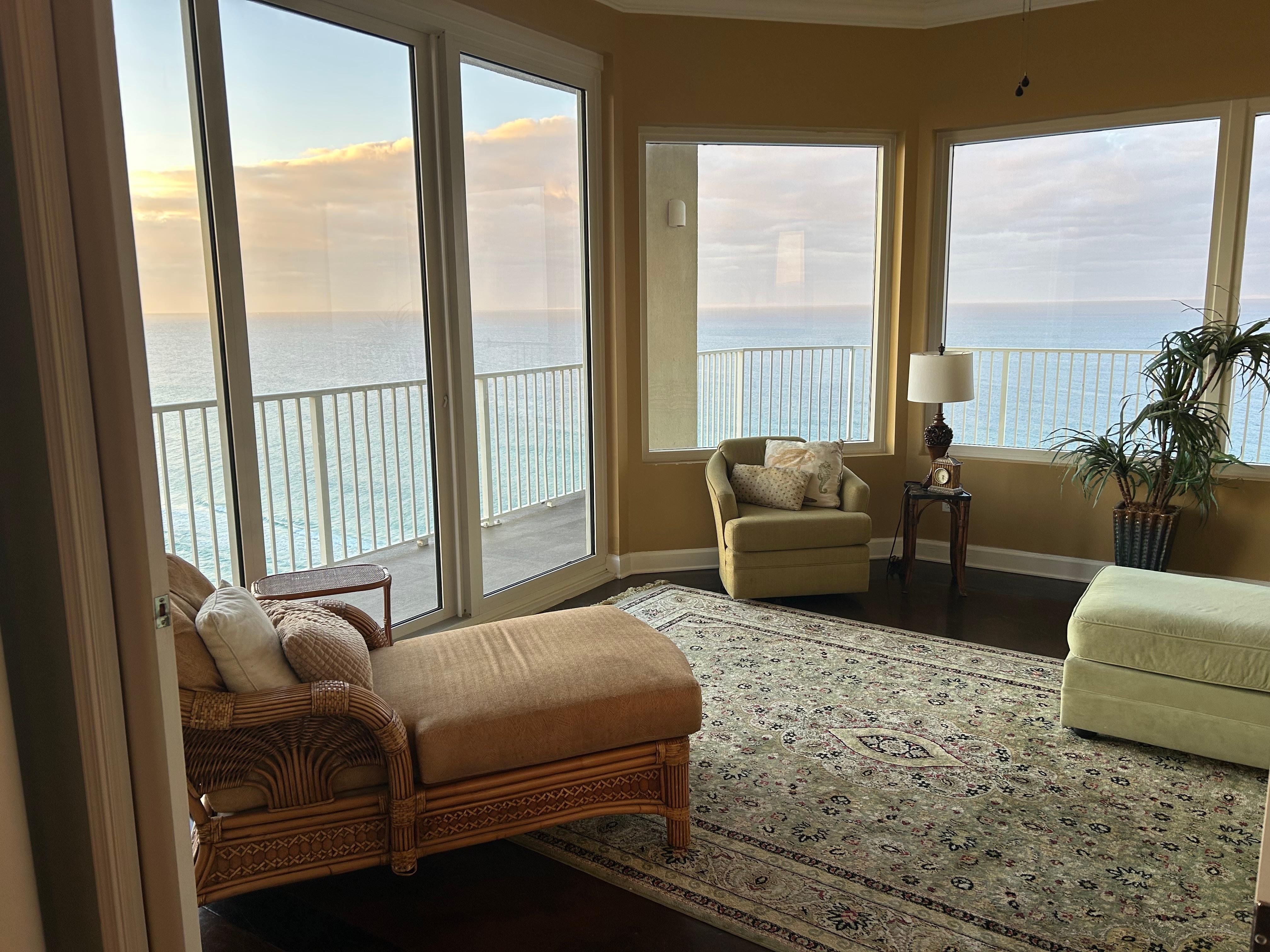 Master bedroom sitting room-Grandview Penthouse 
