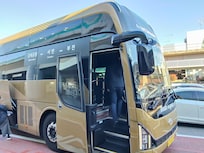 釜山空港から釜田行のリムジンバス。
四面のバス停はロッテ百貨店の前(分かりやすいです)
片道:7,500ウォン