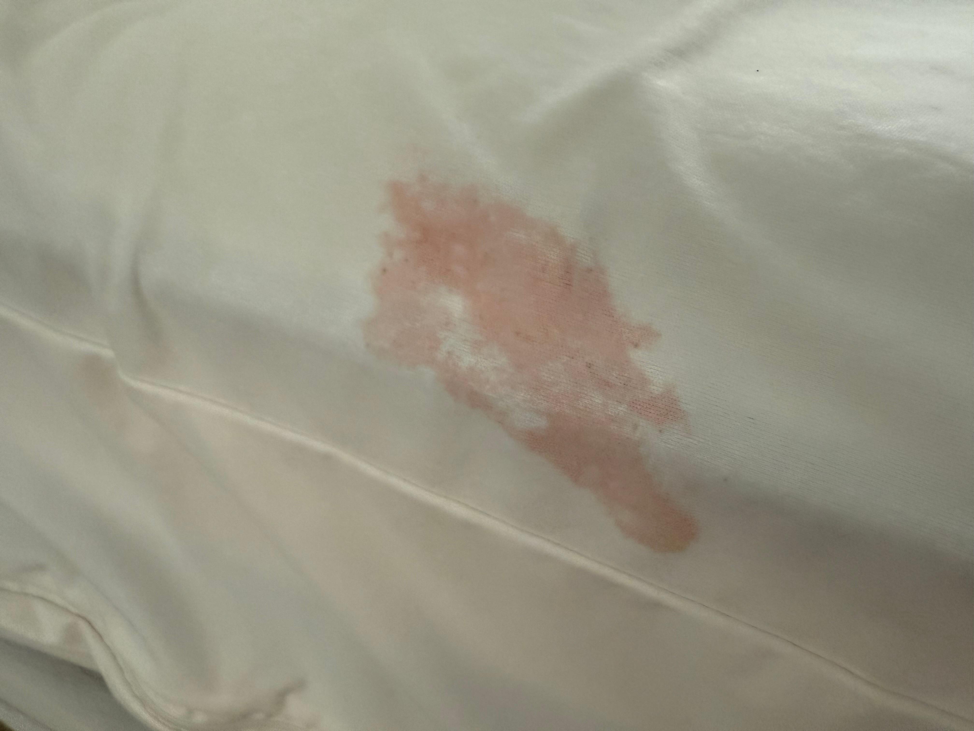 Nasty dirty bed sheets 