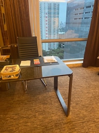 This was the quieter side of the building according to staff. I would agree.