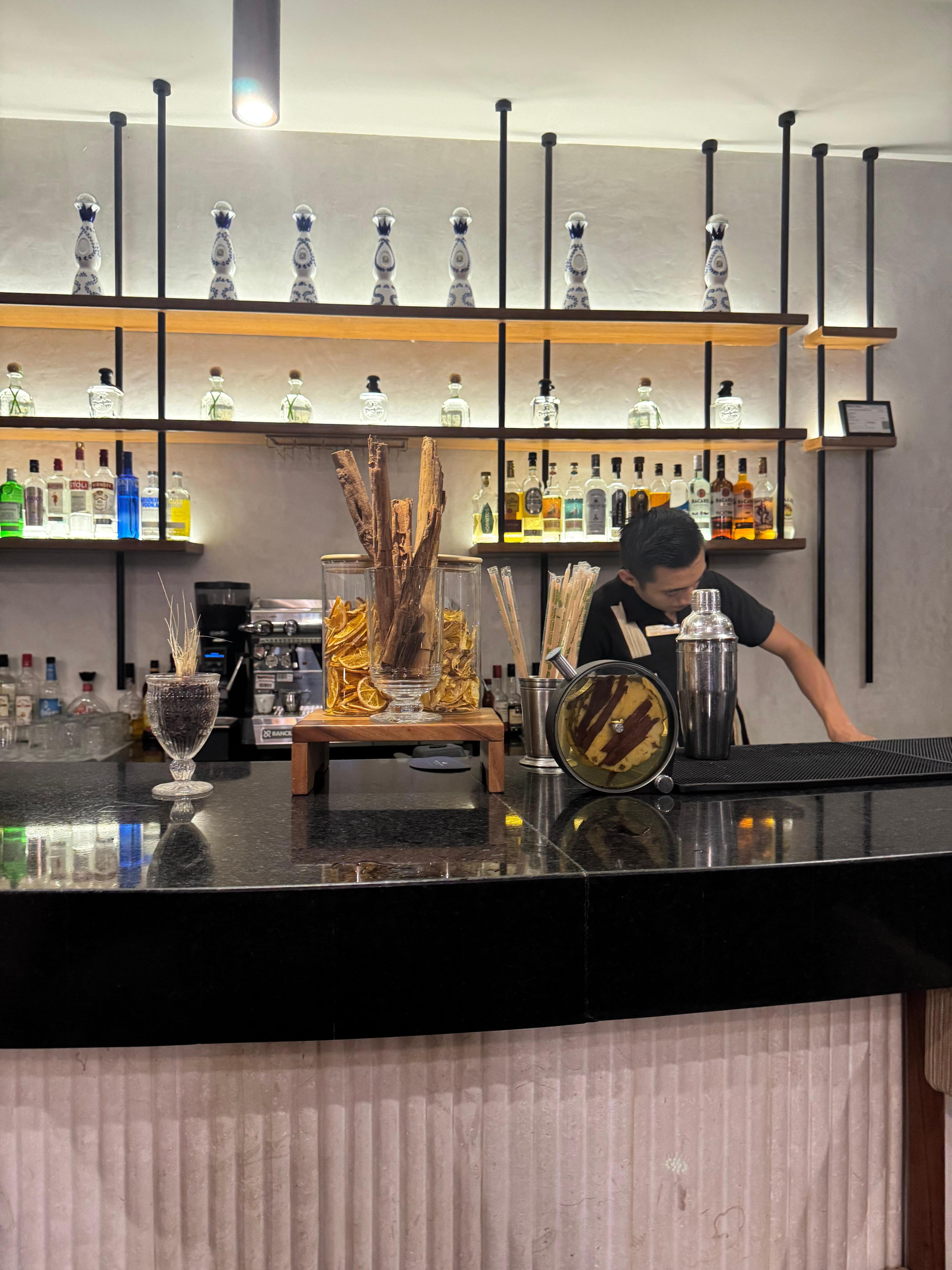 Restaurants, Bars, & Buffets 