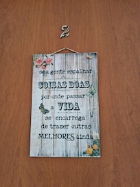 UM MIMO NO NOSSO QUARTO