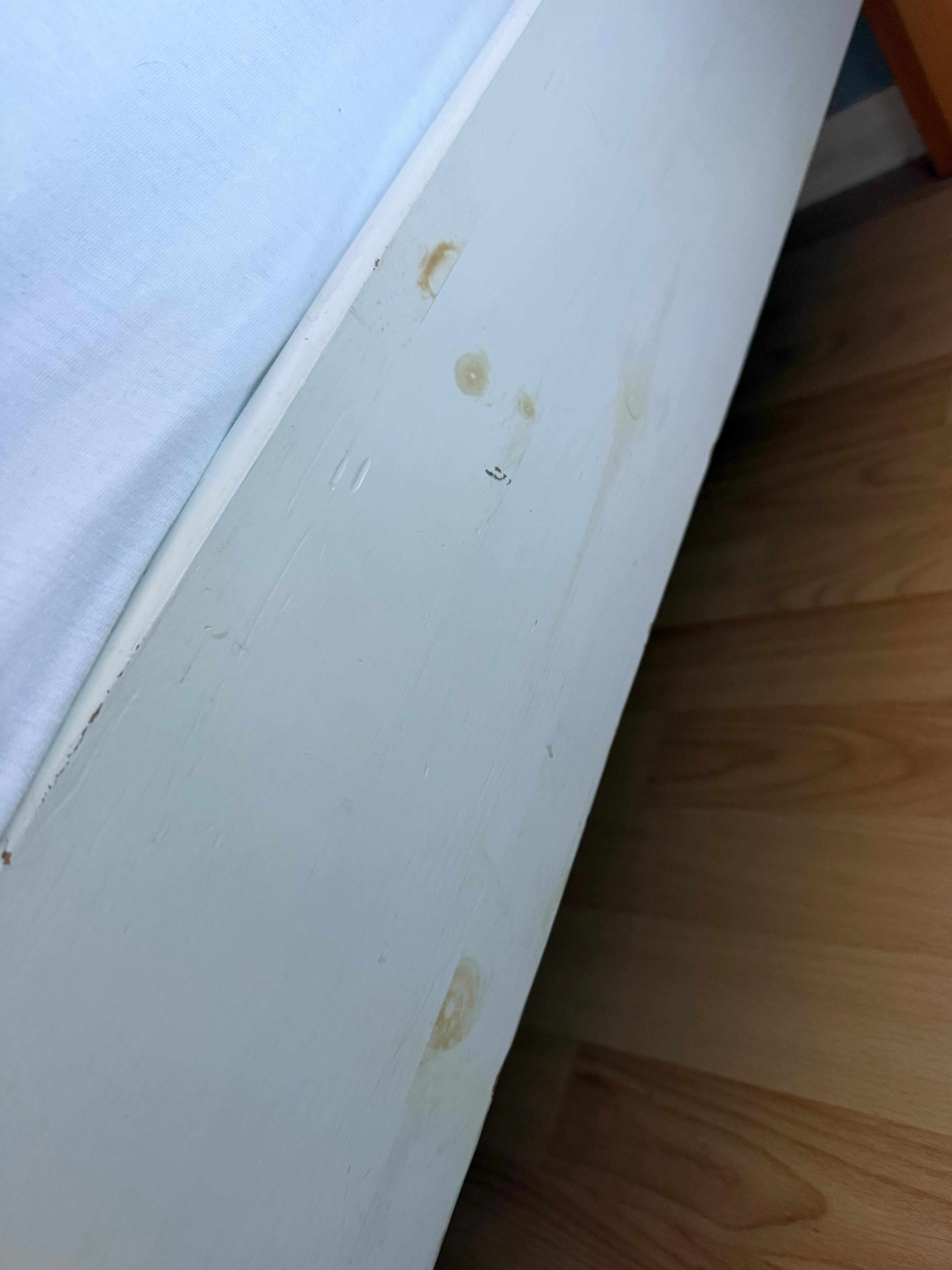 Flecken an allen  Betten