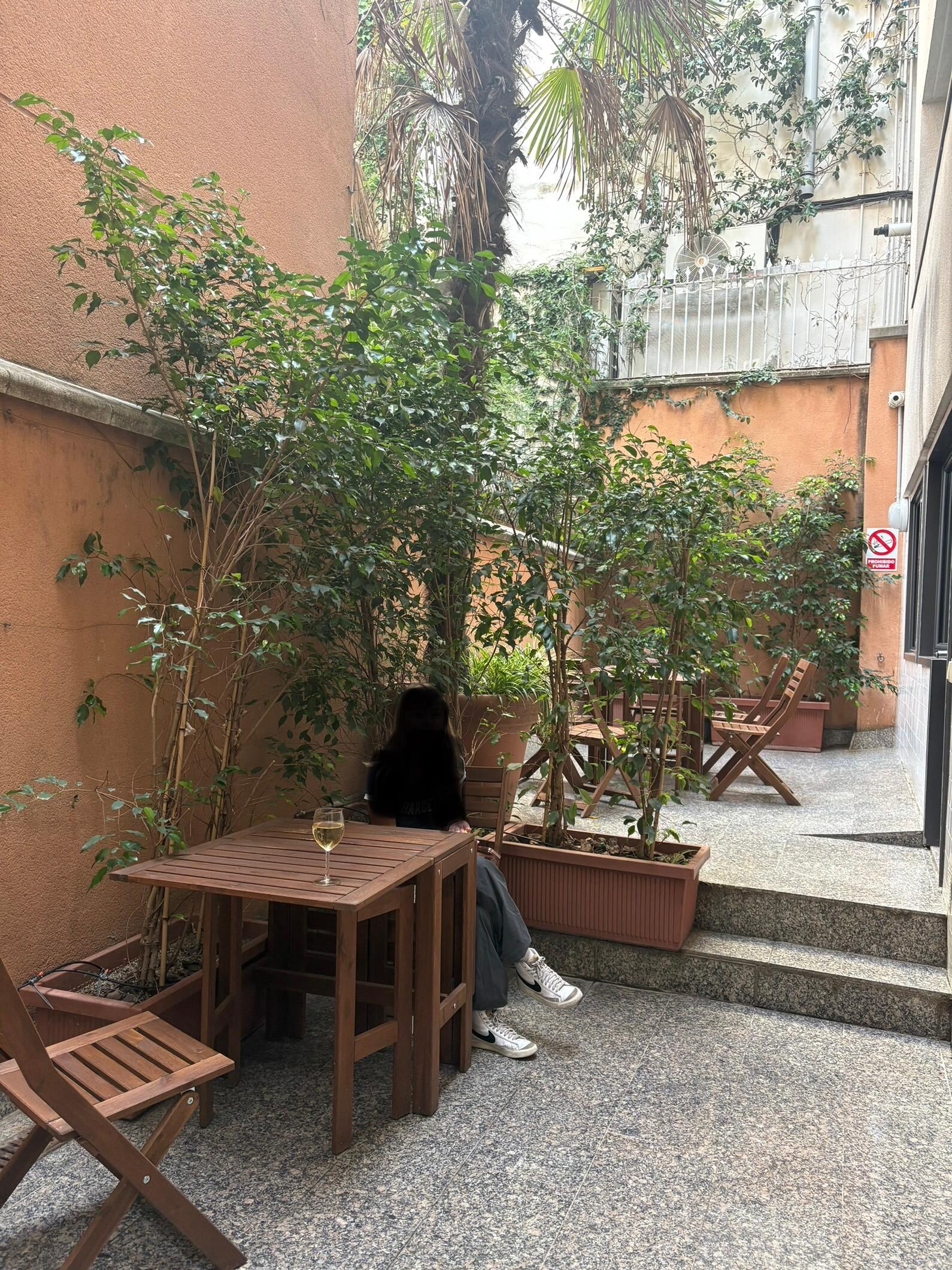 Cute courtyard!