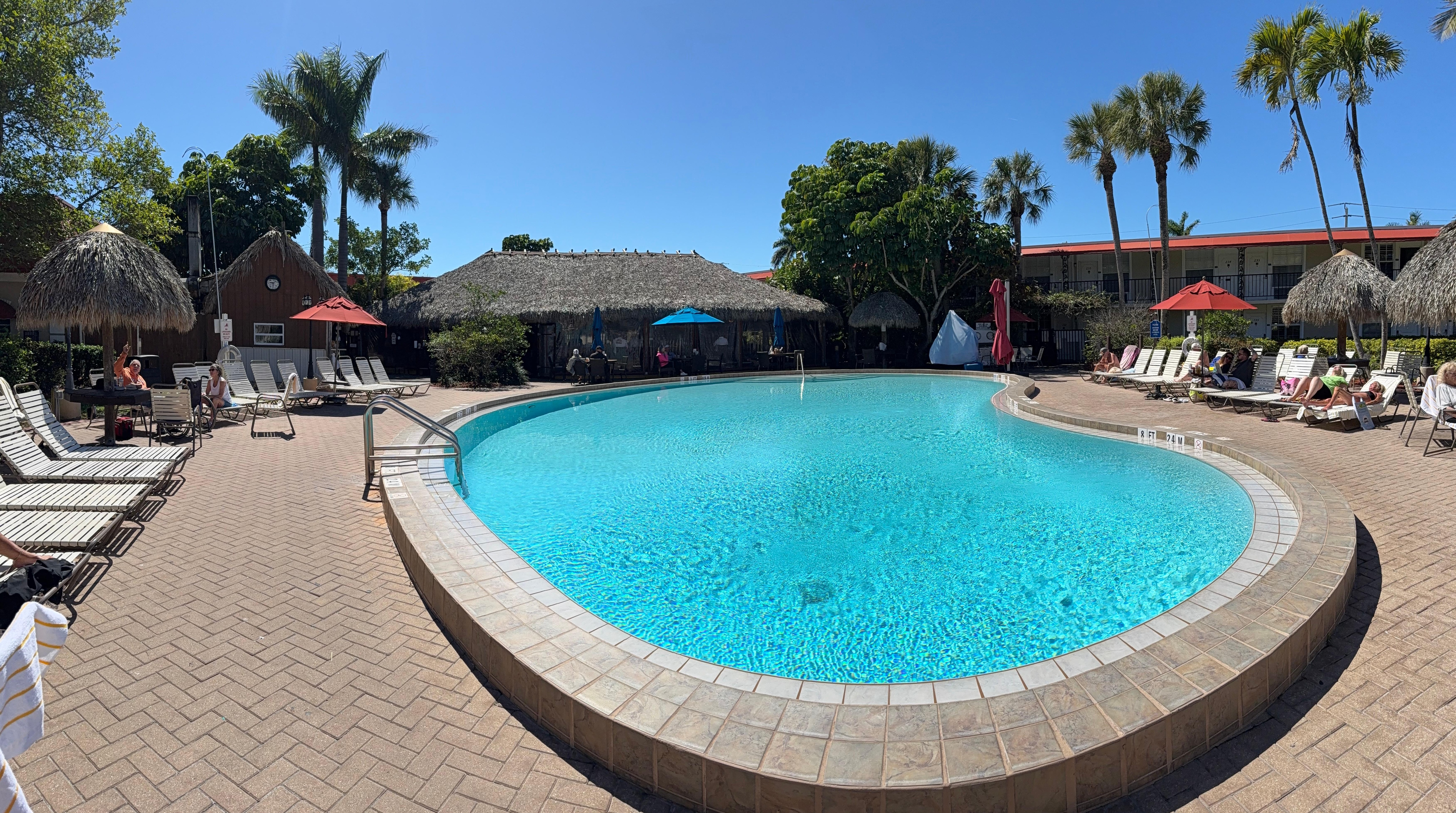 Pool was clean, beautiful. Many people come and claim chairs with towels but we never saw them actually come use the chairs during the several hours we were there. ☹️