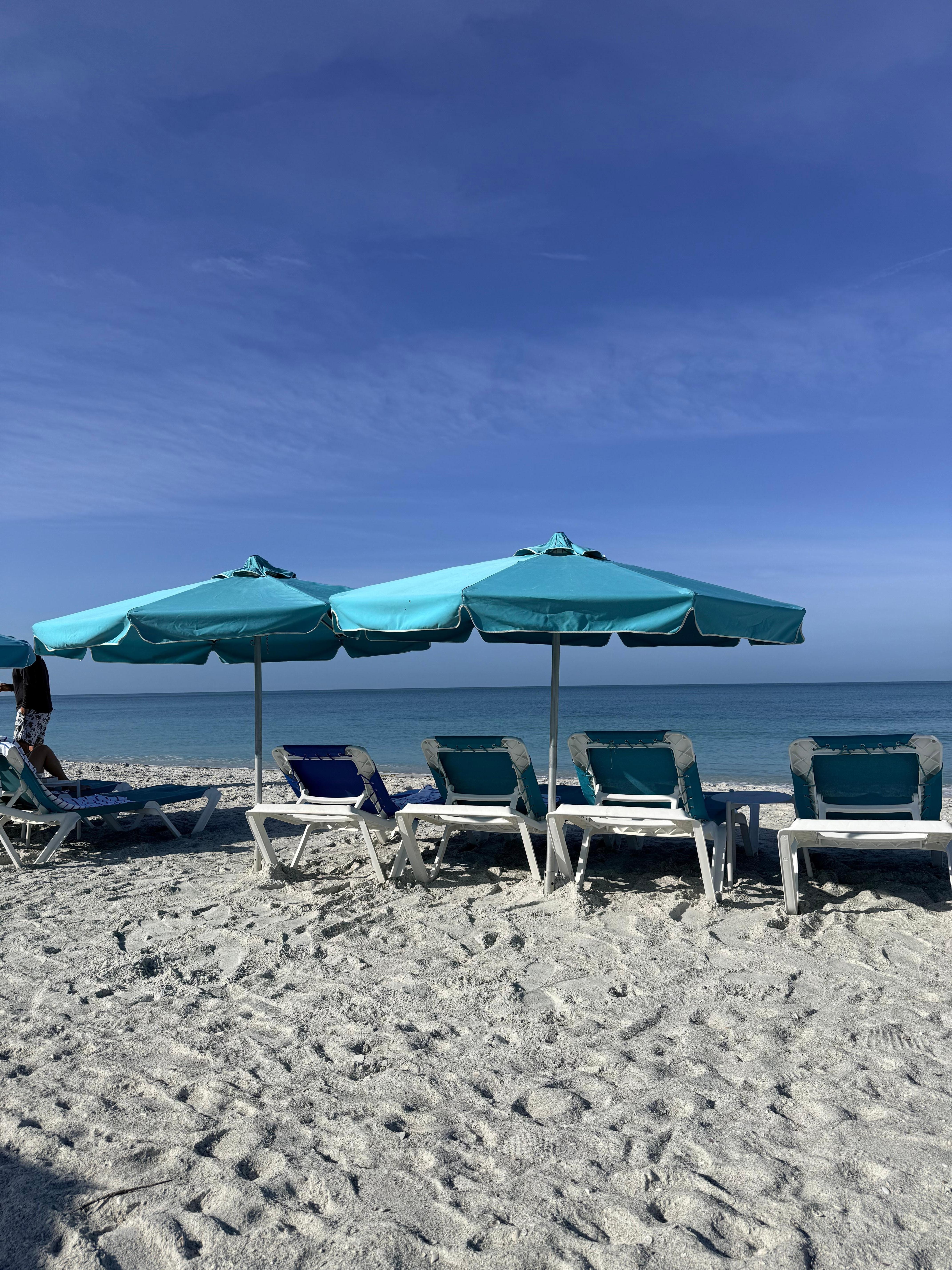 These four chairs sat empty in front of us for 4 hours. A little disappointing 