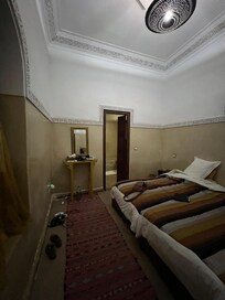 Ground floor 'single' but a double bed. With ensuite bath