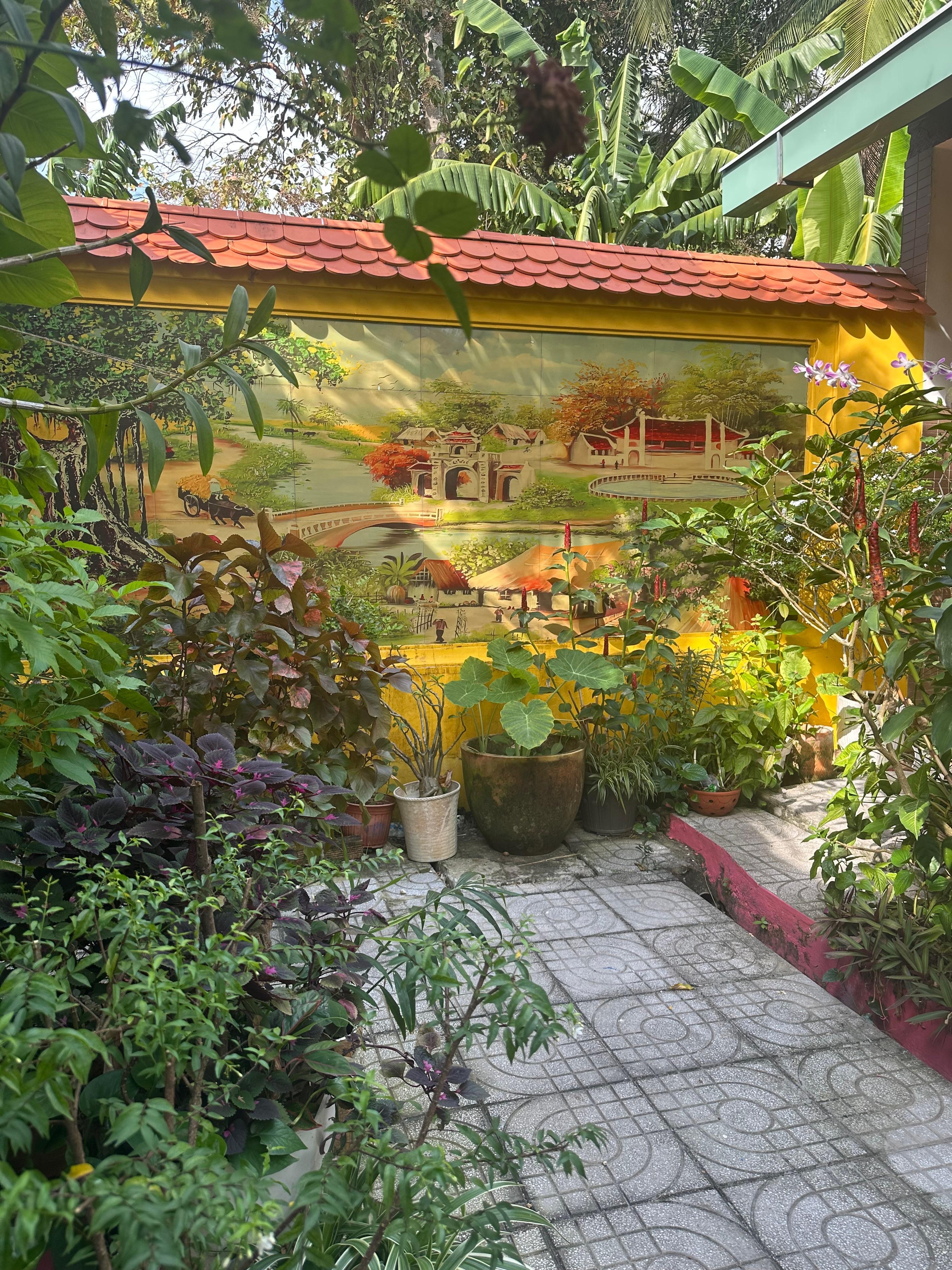 Grönskande och lummigt. 