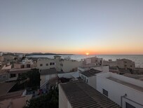 Sonnenaufgang mit Blick auf das Meer