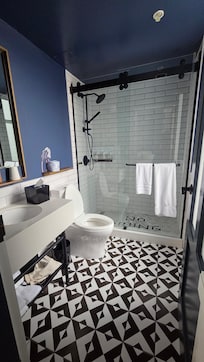 Bonito y amplio baño