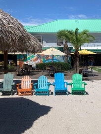 Rest area/kids play next to pool & Duck Dive