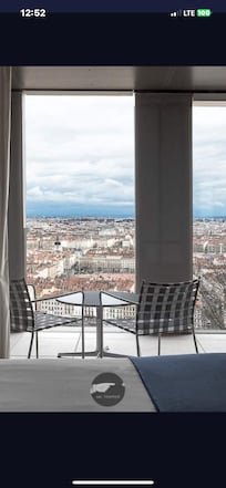 View advertised when selecting room